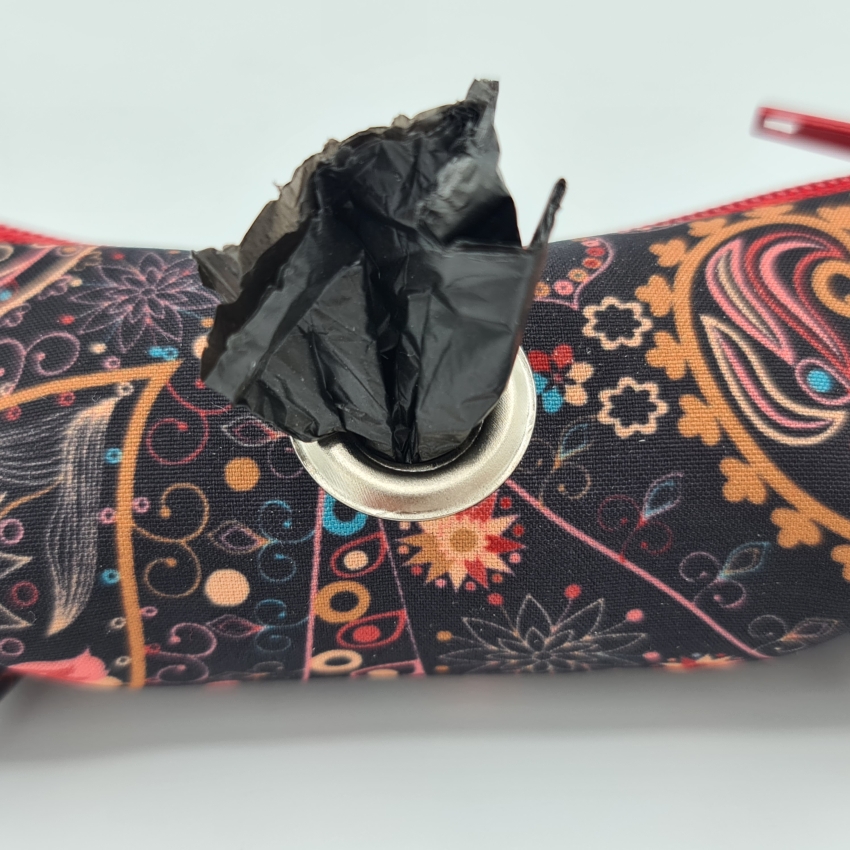 Kotbeutelspender braun mit Paisley Mustern